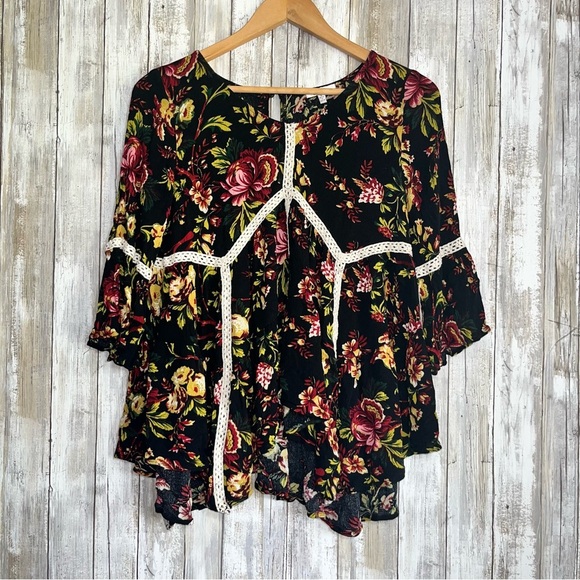 JODIFL Tops - Jodifl Dark Floral Blouse